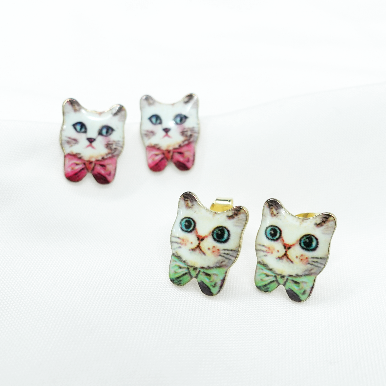 Charming Kitty Ribbon Studs