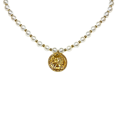 Lion Pendant Pearl Necklace