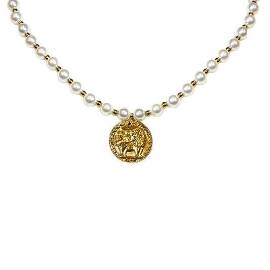 Lion Pendant Pearl Necklace